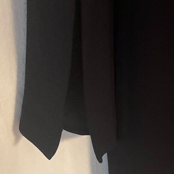 Elegant Tristan & Iseut Black Long Jacket: Size 2 - Picture 16 of 16